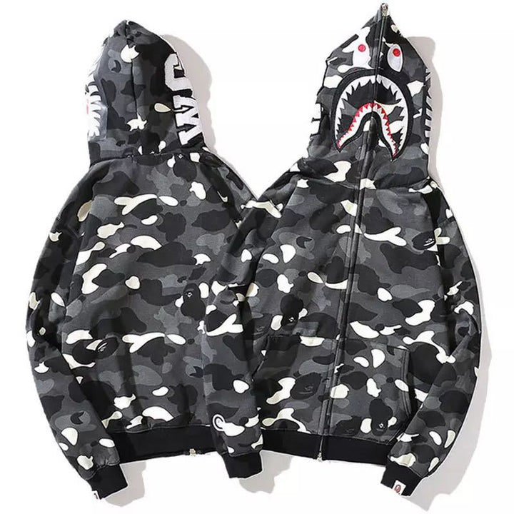 Dams hoodiejacka med modern kamouflage-design och högkvalitativ bomullsblandning Mirla-Eva Jonsson
