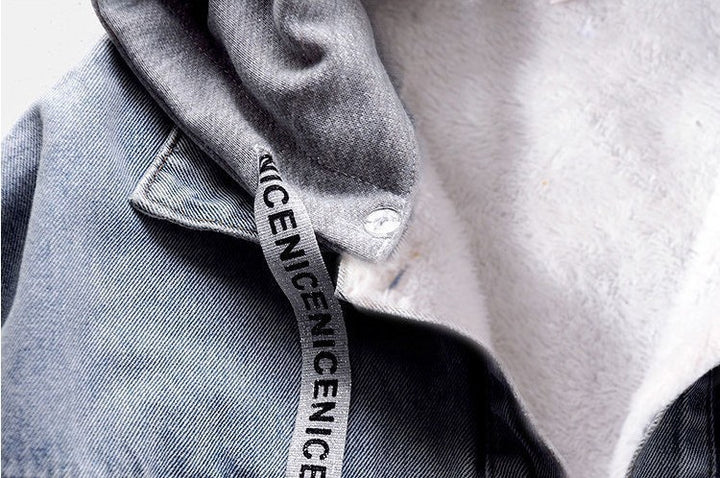Dams jeansjacka med integrerad hoodie Mirla-Eva Jonsson