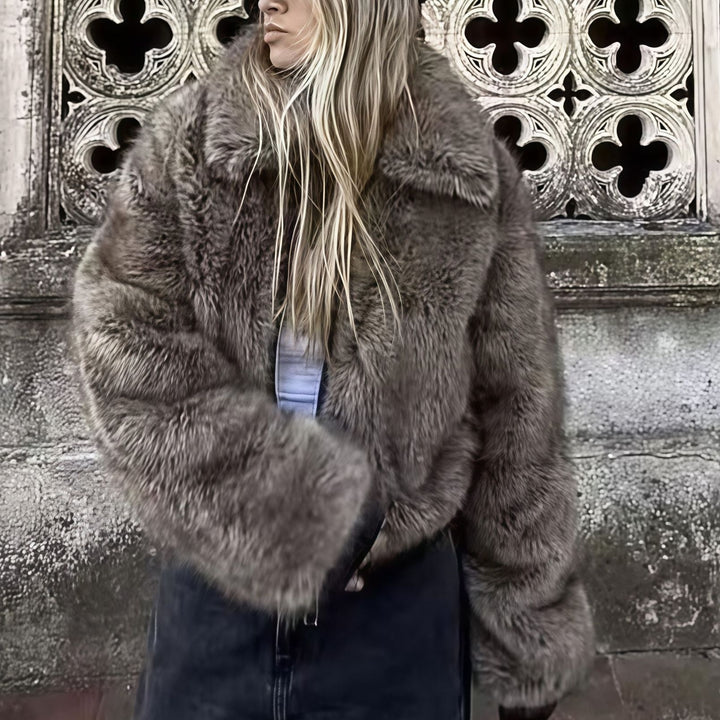 Dams konstpälsjacka i elegant cropped-design Eva Jonsson-Eva Jonsson