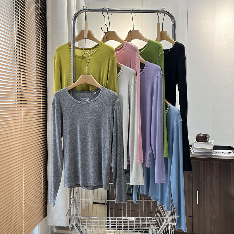 Dams långärmad skjorta gjord av mjuk jersey med ergonomisk skärning Mirla-Eva Jonsson