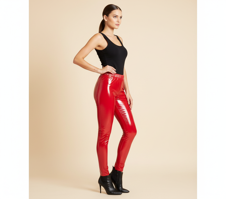 Dams leggings i högblank läderlook med figursydd design Mirla-Eva Jonsson