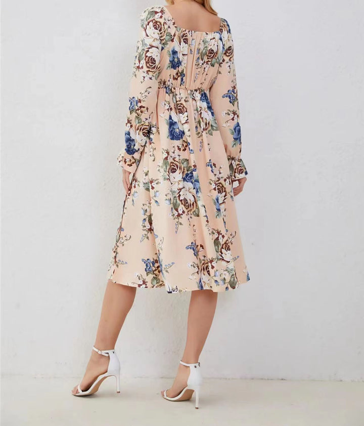 Dams maxiklänning med blommönster och elegant slits Mirla-Eva Jonsson