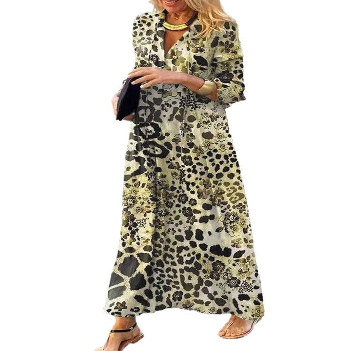 Dams maxiklänning med trendigt leopardmönster och elegant omslagsdesign Mirla-Eva Jonsson