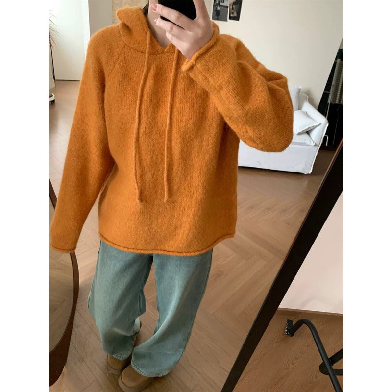 Dams mysiga hoodie gjord av mjukt fleece material med känguruficka Mirla-Eva Jonsson