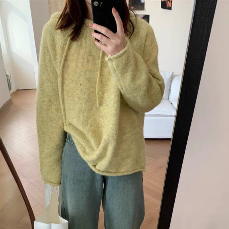 Dams mysiga hoodie gjord av mjukt fleece material med känguruficka Mirla-Eva Jonsson