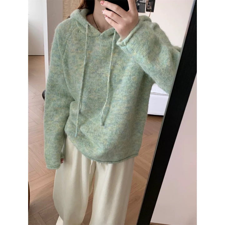 Dams mysiga hoodie gjord av mjukt fleece material med känguruficka Mirla-Eva Jonsson