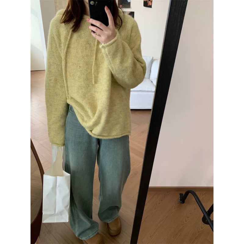 Dams mysiga hoodie gjord av mjukt fleece material med känguruficka Mirla-Eva Jonsson