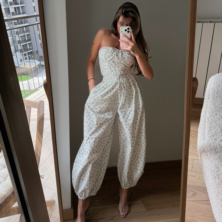 Dams overall med lekfullt blommönster och elastisk midje dragsko Mirla-Eva Jonsson