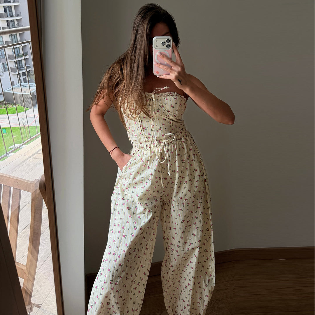 Dams overall med lekfullt blommönster och elastisk midje dragsko Mirla-Eva Jonsson