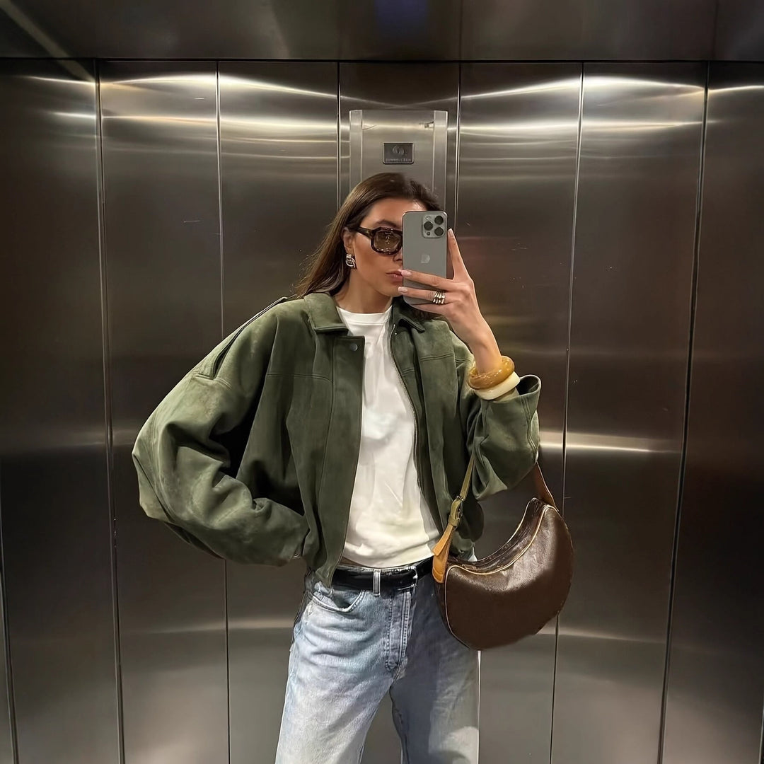 Dams oversized jacka gjord av mjukt mockaimitation Mirla-Eva Jonsson