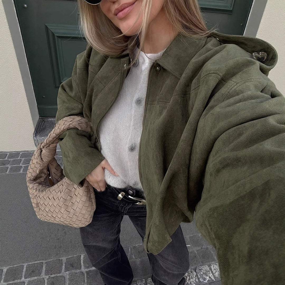 Dams oversized jacka gjord av mjukt mockaimitation Mirla-Eva Jonsson