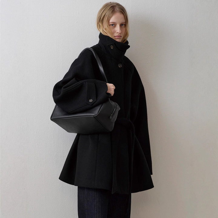 Dams quilted ullkappa med elegant krage Mirla-Eva Jonsson