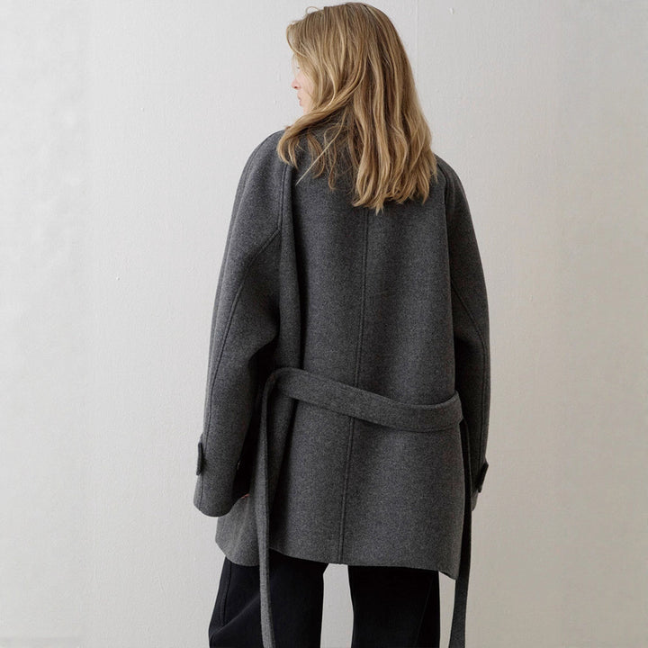 Dams quilted ullkappa med elegant krage Mirla-Eva Jonsson