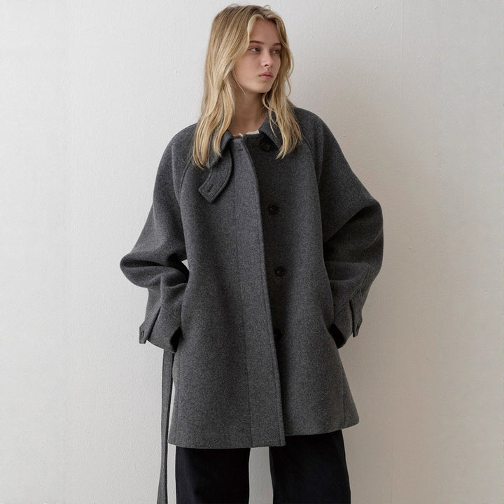 Dams quilted ullkappa med elegant krage Mirla-Eva Jonsson