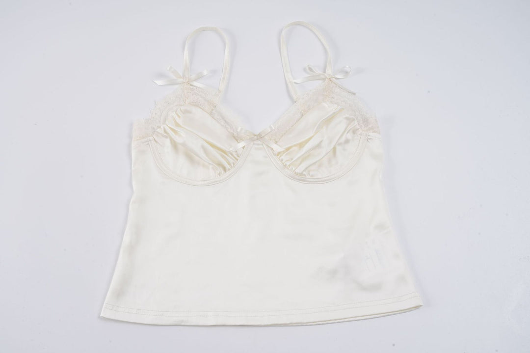 Dams satin cami med spets och lekfulla rosetter Mirla-Eva Jonsson