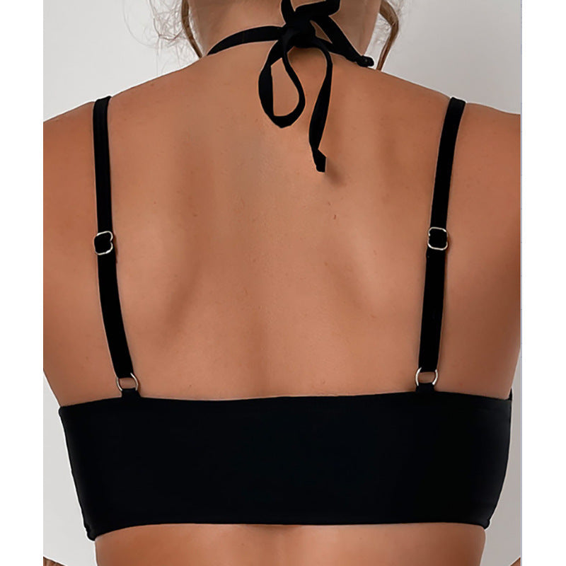 Dams sporty bikini top with sophisticated cut and transparent detail Mirla-Eva Jonsson