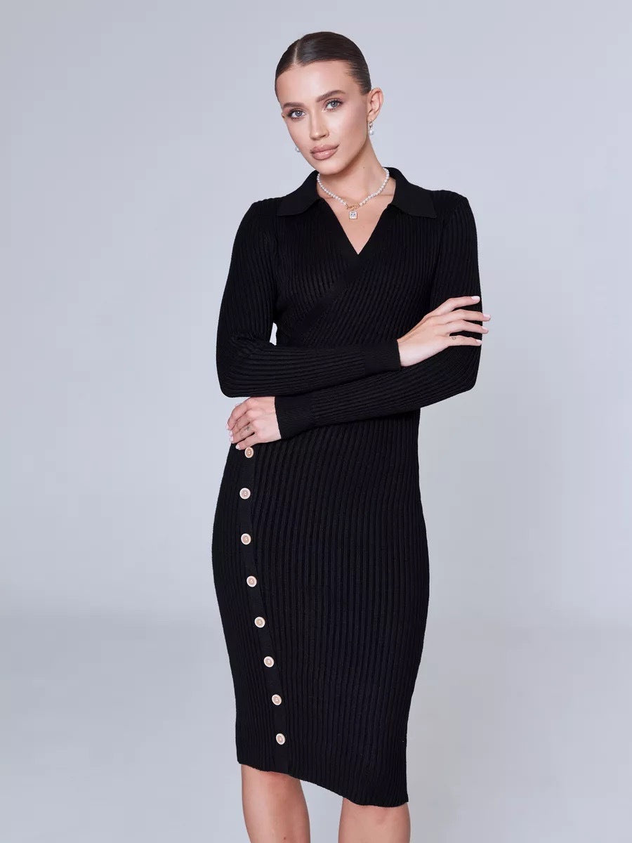 Dams stickklänning med elegant krage och knappdetalj Eva Jonsson-Eva Jonsson