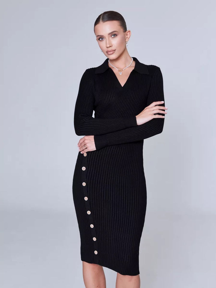Dams stickklänning med elegant krage och knappdetalj Eva Jonsson-Eva Jonsson