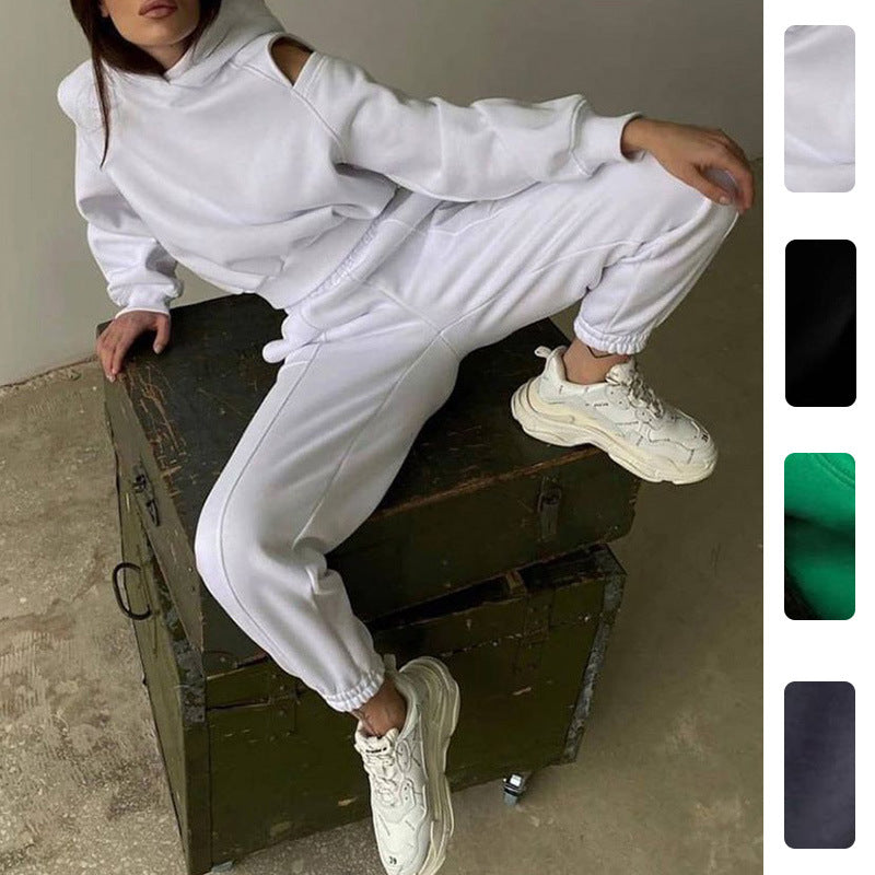 Dams stiliga hoodie topp med öppna axlar och lös passform Mirla-Eva Jonsson