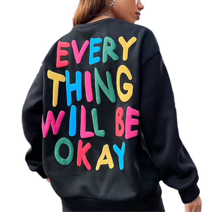 Dams sweatshirt med färgglad text Mirla-Eva Jonsson