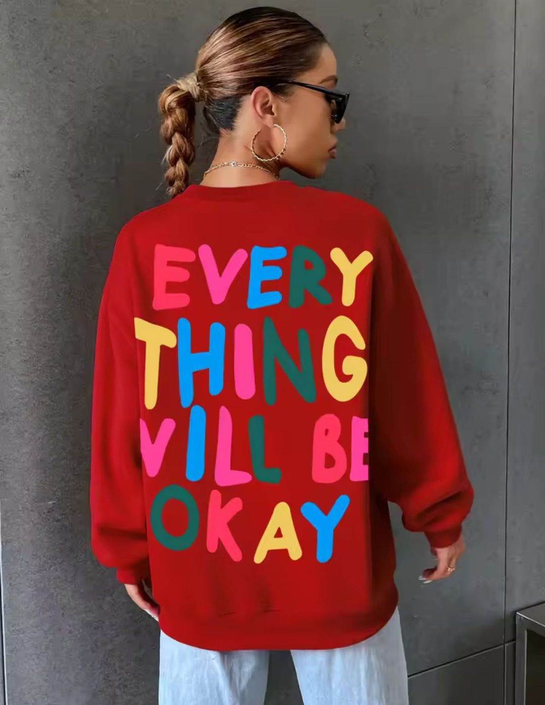Dams sweatshirt med färgglad text Mirla-Eva Jonsson