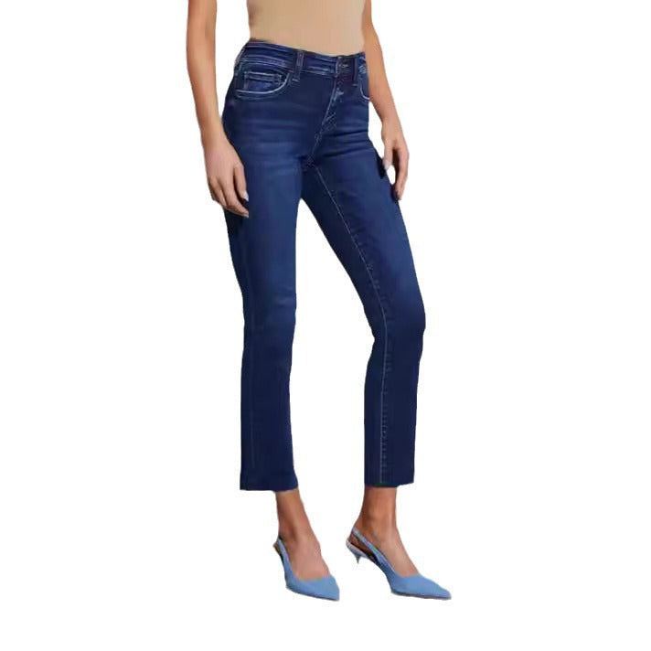 Dams tidlös jeans i modern skärning med cropped ben Mirla-Eva Jonsson