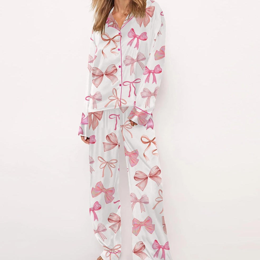 Damsatinpyjamasett med lekfullt sländmönster Eva Jonsson-Eva Jonsson