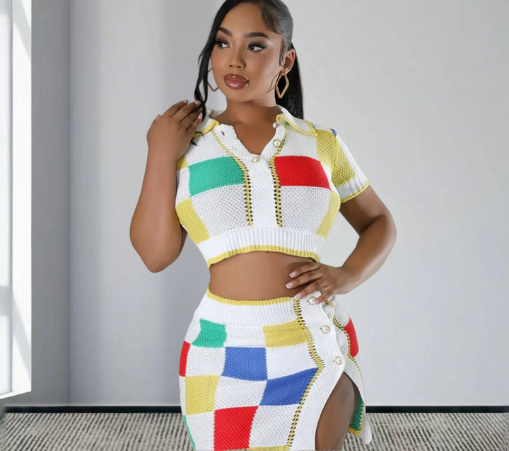 Damsätt från modernt crop-top och figurnära kjol med knappr detaljer Mirla-Eva Jonsson