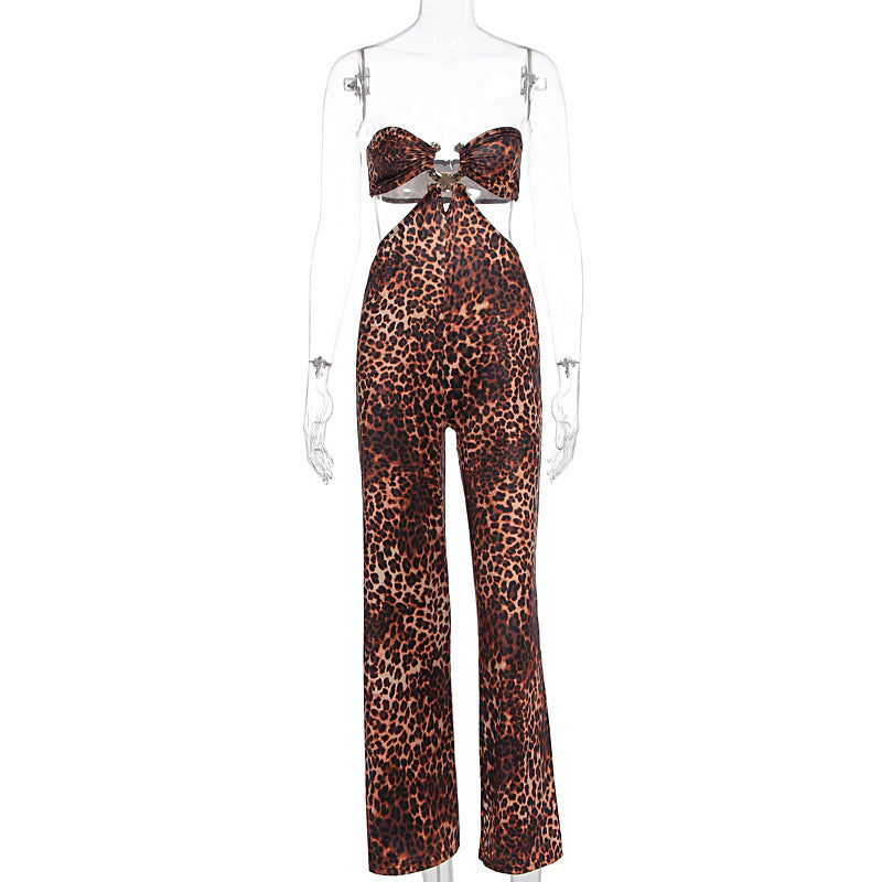 Damsen jumpsuit med spännande leopardtryck och raffinerad ryggöppning Mirla-Eva Jonsson