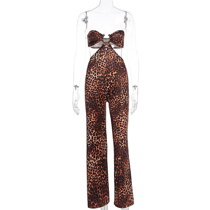 Damsen jumpsuit med spännande leopardtryck och raffinerad ryggöppning Mirla-Eva Jonsson