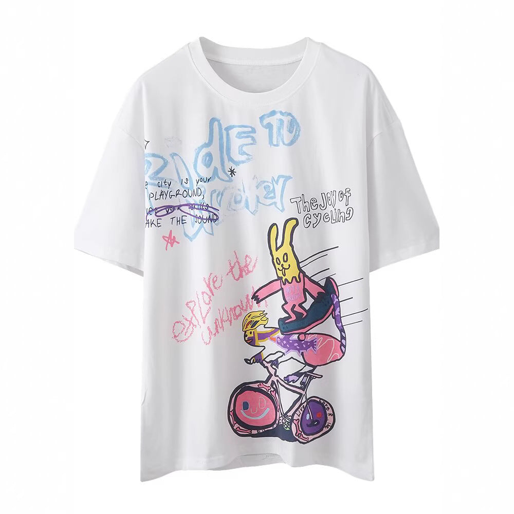 Damsgrafisk T-shirt med kreativ tryck Mirla-Eva Jonsson