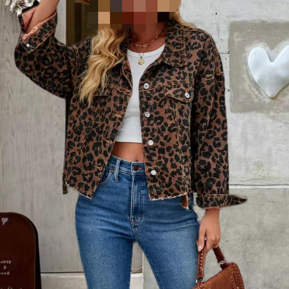 Damsjeansjacka med leopardmönster och avslappnad snitt Mirla-Eva Jonsson