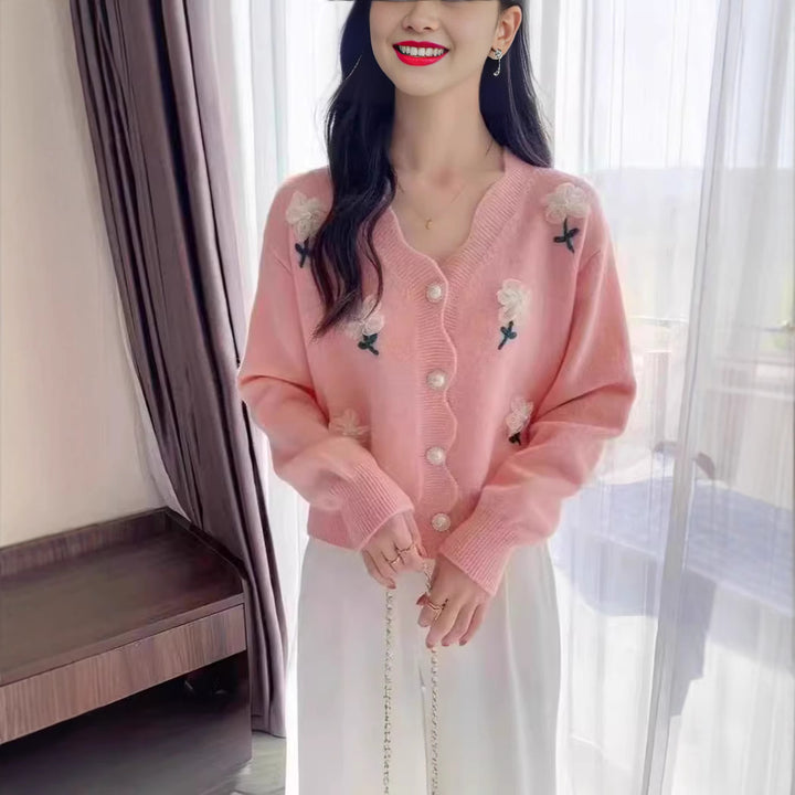 Damsk Cardigan med Blommönster och Eleganta Pärnsknappar Mirla-Eva Jonsson