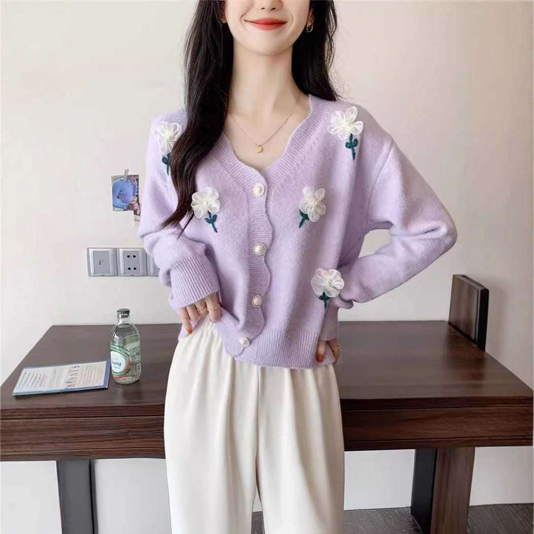 Damsk Cardigan med Blommönster och Eleganta Pärnsknappar Mirla-Eva Jonsson