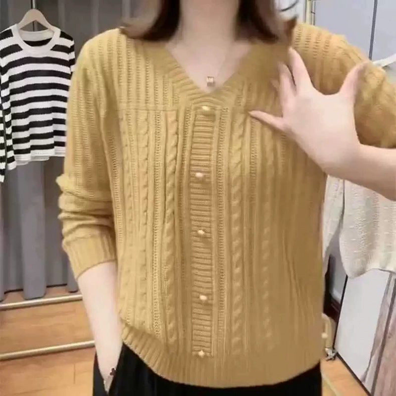 Damsk Cardigan med Fint Flätmönster och Eleganta Pärnknappar Mirla-Eva Jonsson