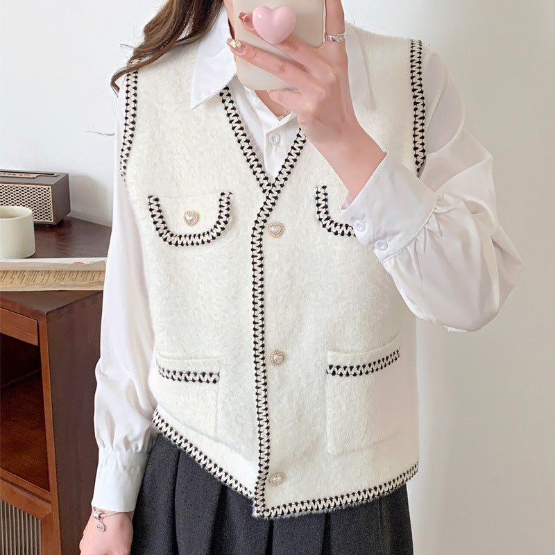 Damsk Cardigan med Hjärtknappar och Kontrasterande Detaljer Mirla-Eva Jonsson