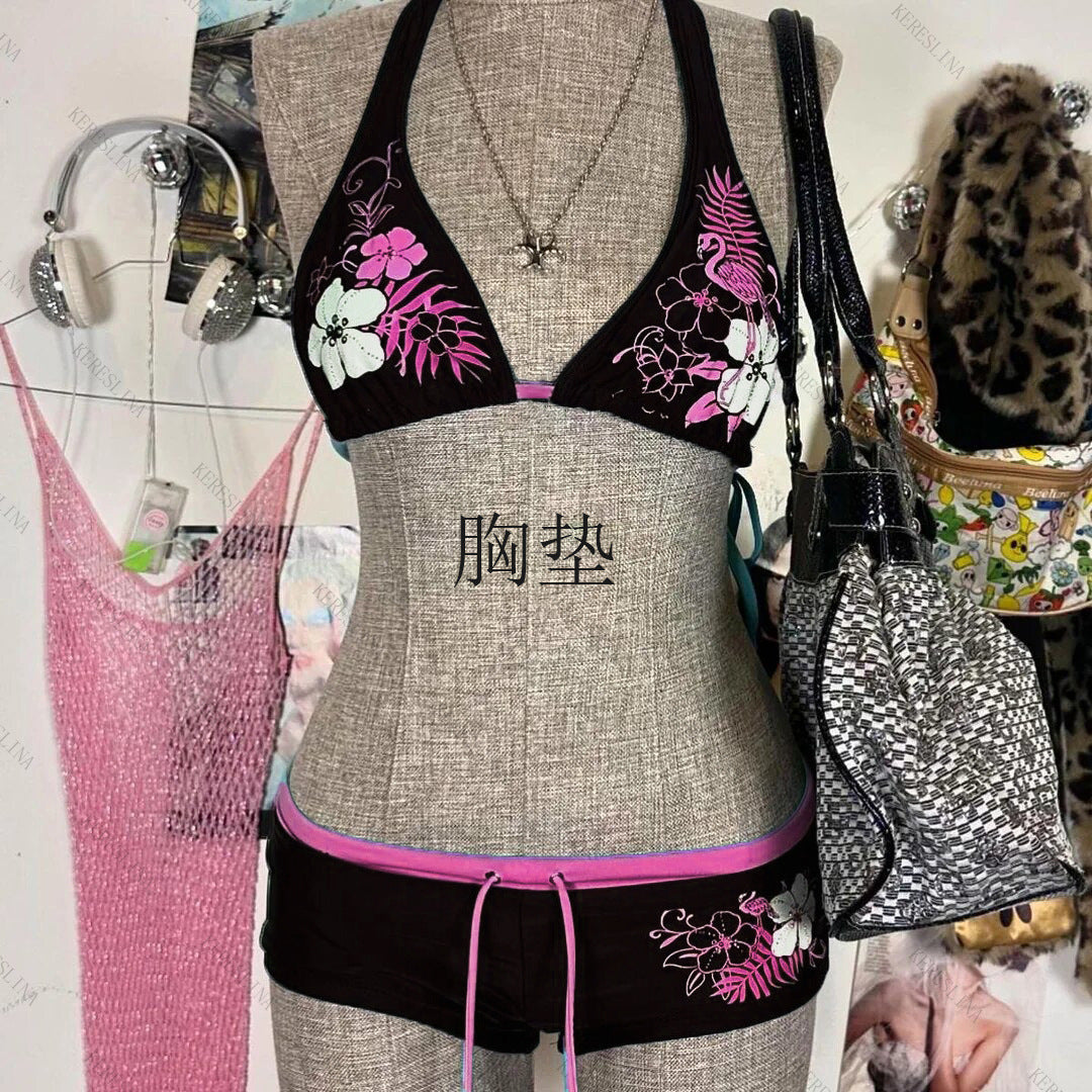 Damsk bikini-set med blommigt mönster och justerbara axelremmar Mirla-Eva Jonsson