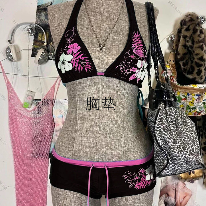 Damsk bikini-set med blommigt mönster och justerbara axelremmar Mirla-Eva Jonsson