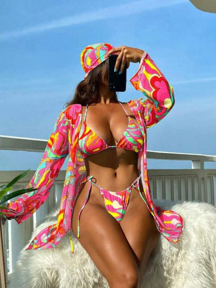 Damsk bikini set med färgglad överdel och raffinerad skärning Mirla-Eva Jonsson