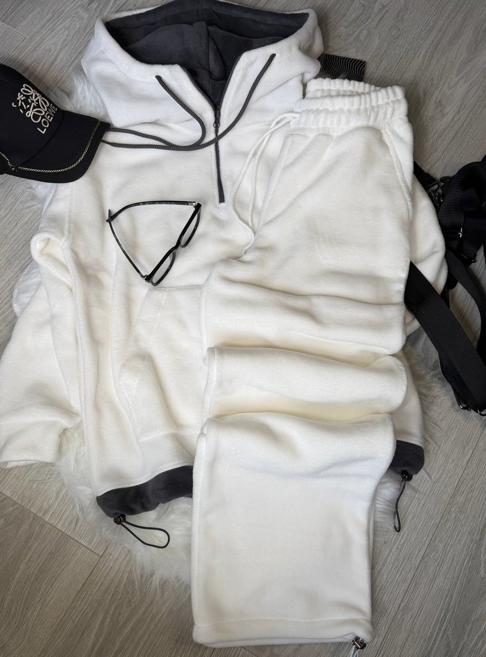 Damsk cozy fleece träningsoverall med hög krage och dragsko Mirla-Eva Jonsson