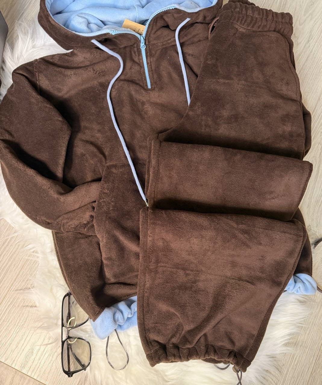 Damsk cozy fleece träningsoverall med hög krage och dragsko Mirla-Eva Jonsson