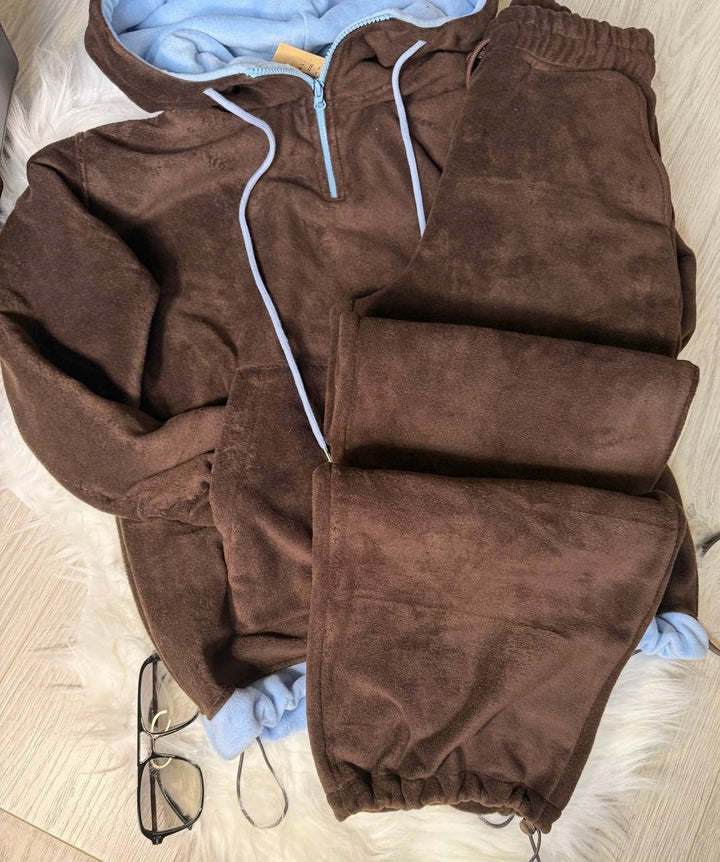 Damsk cozy fleece träningsoverall med hög krage och dragsko Mirla-Eva Jonsson