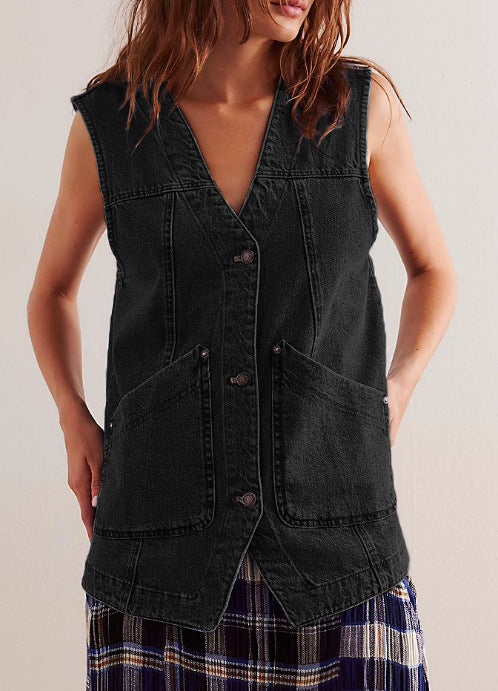 Damsk denim hängseljacka med praktiska fickor och trendig V-neck Mirla-Eva Jonsson