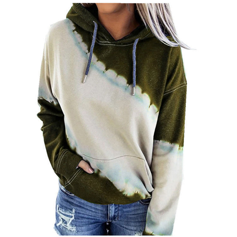 Damsk hoodie med modern färgövergång och bekväm passform Mirla-Eva Jonsson