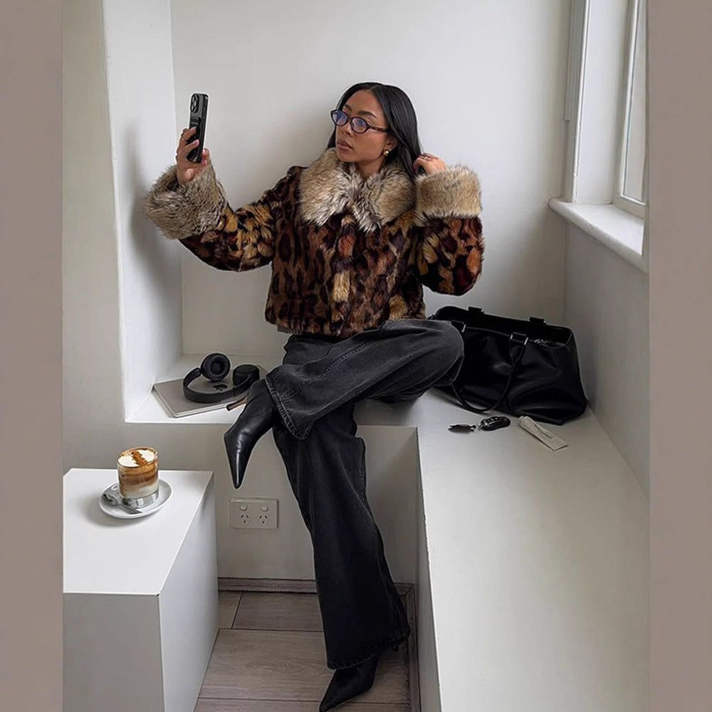 Damsk konstpälskjacka i leopardmönster Mirla-Eva Jonsson