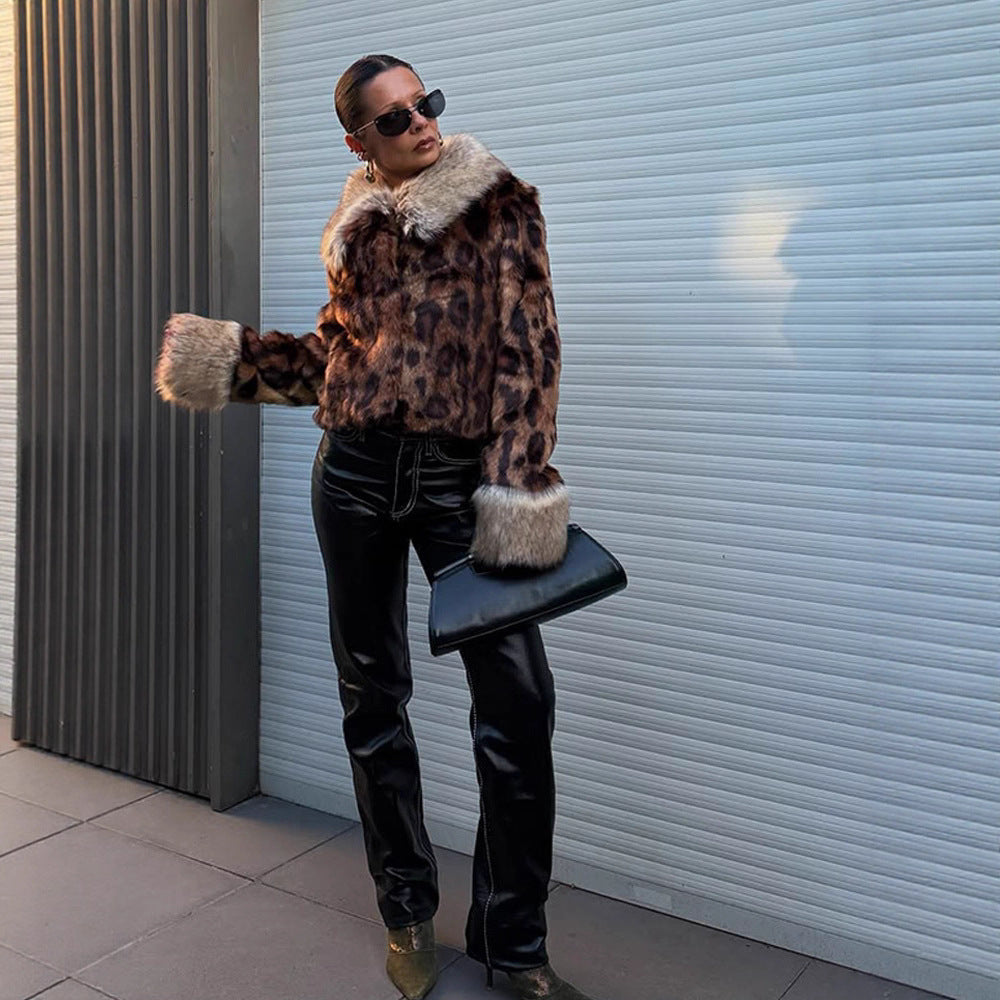 Damsk konstpälskjacka i leopardmönster Mirla-Eva Jonsson