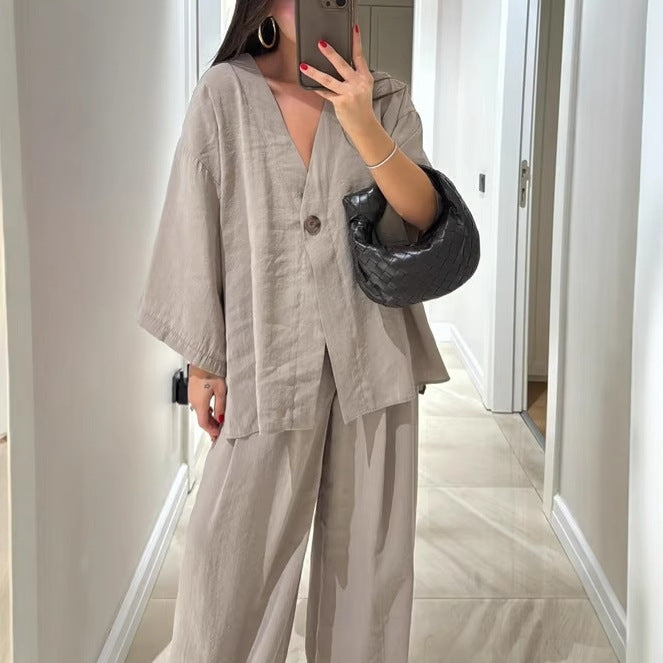 Damsk linnekavaj med vida ärmar och elegant knapplista Mirla-Eva Jonsson