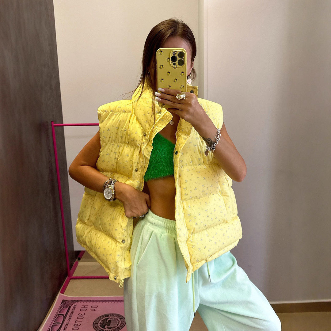 Damsk padded vest med hög krage och trendig skärning Mirla-Eva Jonsson