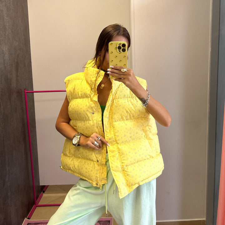 Damsk padded vest med hög krage och trendig skärning Mirla-Eva Jonsson