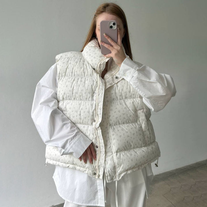 Damsk padded vest med hög krage och trendig skärning Mirla-Eva Jonsson